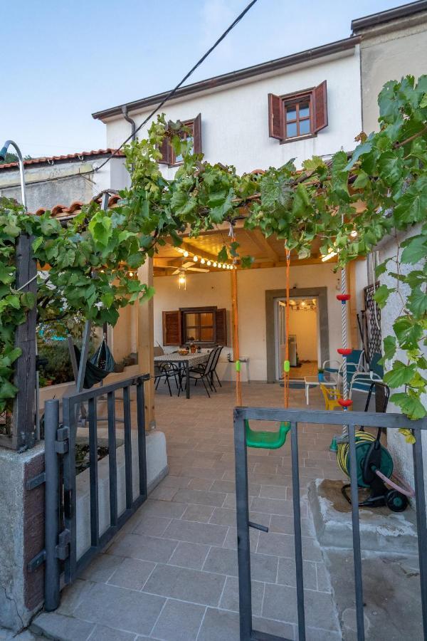 Stara Baška Holiday House Nova מראה חיצוני תמונה